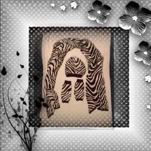 Donna Salyers Fabulous Furs 3 pc hat scarf gloves